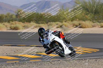 media/Oct-08-2022-SoCal Trackdays (Sat) [[1fc3beec89]]/Turn 10 (945am)/